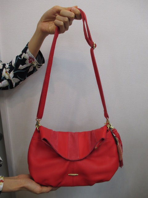 ビュレ　Beaure　B-12023　ストライプ柄フラップショルダーBAG_e0076692_2014277.jpg