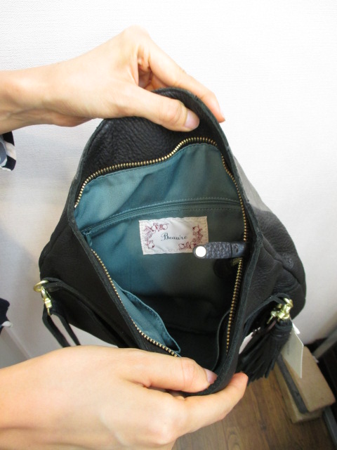 ビュレ　Beaure　B-12023　ストライプ柄フラップショルダーBAG_e0076692_20152031.jpg