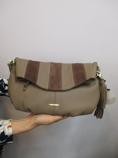 ビュレ　Beaure　B-12023　ストライプ柄フラップショルダーBAG_e0076692_20153685.jpg