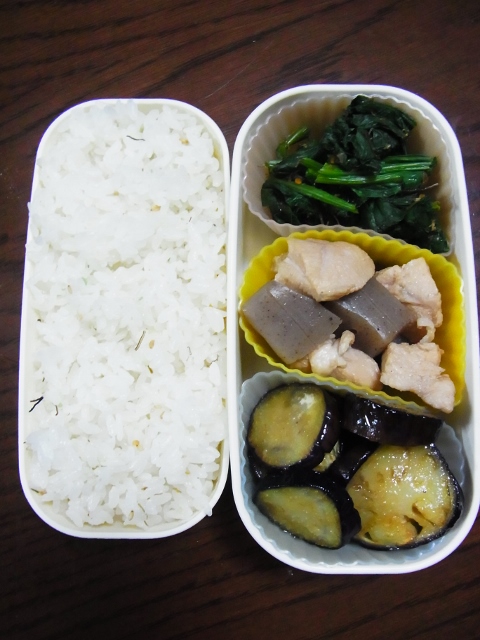 ある日のお弁当（鶏肉と蒟蒻の煮物）_b0287241_8424761.jpg