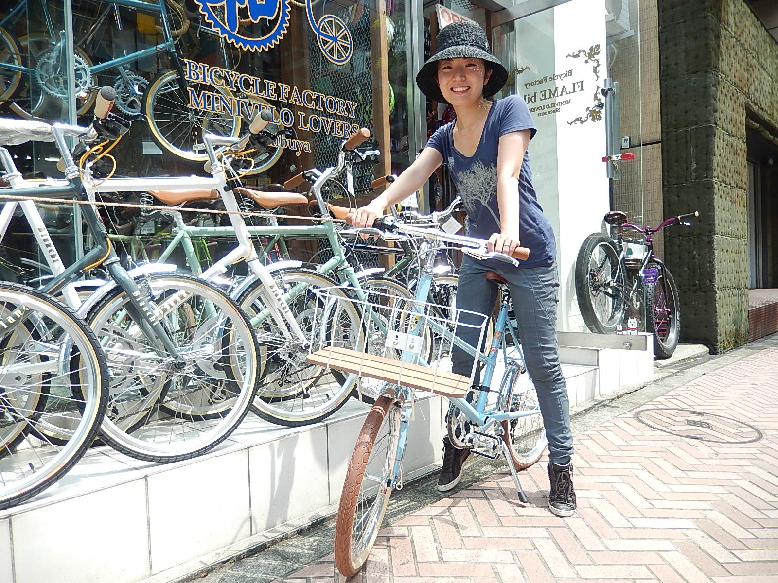 7月12日　渋谷　原宿　の自転車屋　FLAME bike前です_e0188759_17313786.jpg