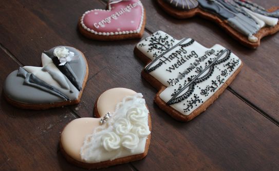 ご結婚祝いのアイシングクッキー そんなわたしがパン屋さん ご結婚祝いのアイシングクッキー そんなわたしがパン屋さん