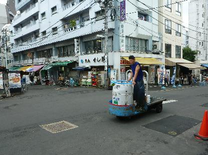 魚河岸 ターレーの免許取得 石丸謙二郎 魚河岸 ターレーの免許取得 石丸謙二郎