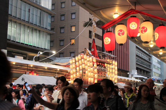祇園祭 宵山_e0048413_22183617.jpg