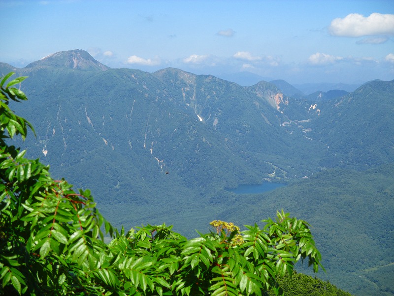 日光　志津峠から登る男体山　　　　　Nantaisan in Nikkō National Park_f0308721_13134231.jpg