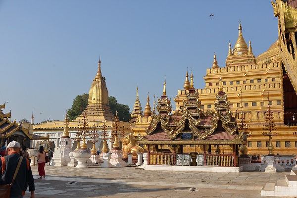 38. ニャンウ―のシュエズィゴン・パゴダ　Shwezigon Pagoda, Nyaung U_f0268294_21034591.jpg