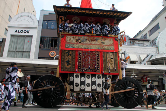 祇園祭 山鉾巡行_e0048413_190250.jpg