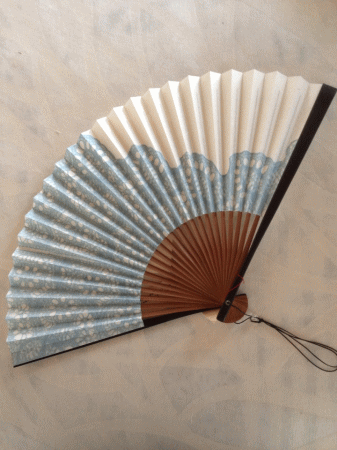森田千晶個展 【 黒 と 城 】 扇子作品 / ぎゃらりーマドベ _a0251920_1653388.gif