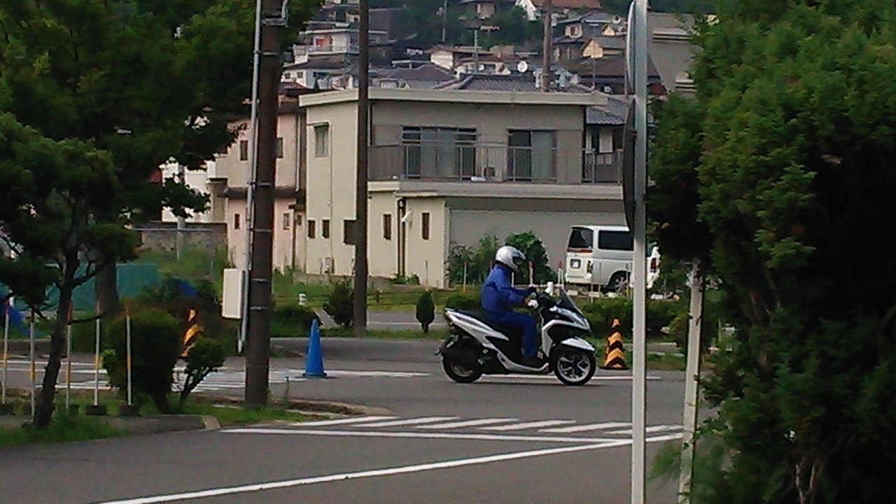 ＹＡＭＡＨＡ　ＴＲＩＣＩＴＹ　１２５　ナニコレー！試乗会！_a0169050_22013231.jpg