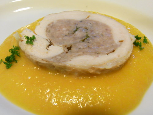 Involtini di pollo e salsiccia  鶏肉とソーセージのインボルティーニ_a0221113_11010189.jpg