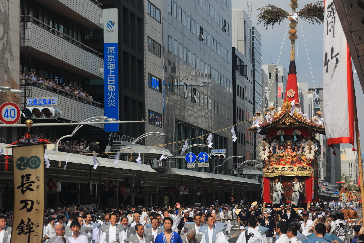 祇園祭　前祭・山鉾巡行　～注連縄切り～_e0051888_5545222.jpg