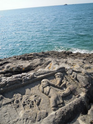 ロテヌフの岩の彫刻群　　les rochers sculptes a Rotheneuf_e0206902_23441236.jpg