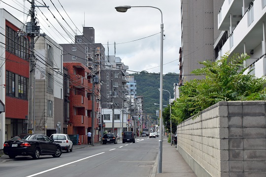 戦後史の闇を歩く ~ 札幌市(中央区)南6条西16丁目に響いた銃声と暗い闇から浮かび上がった真相_a0151913_21591275.jpg
