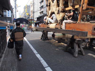 祇園祭の鉾の組み立てを見学しました。_b0112263_1813317.jpg