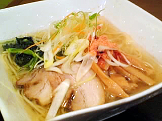 『麺志朗』　－ 海老塩ラーメン_a0196876_1623571.jpg