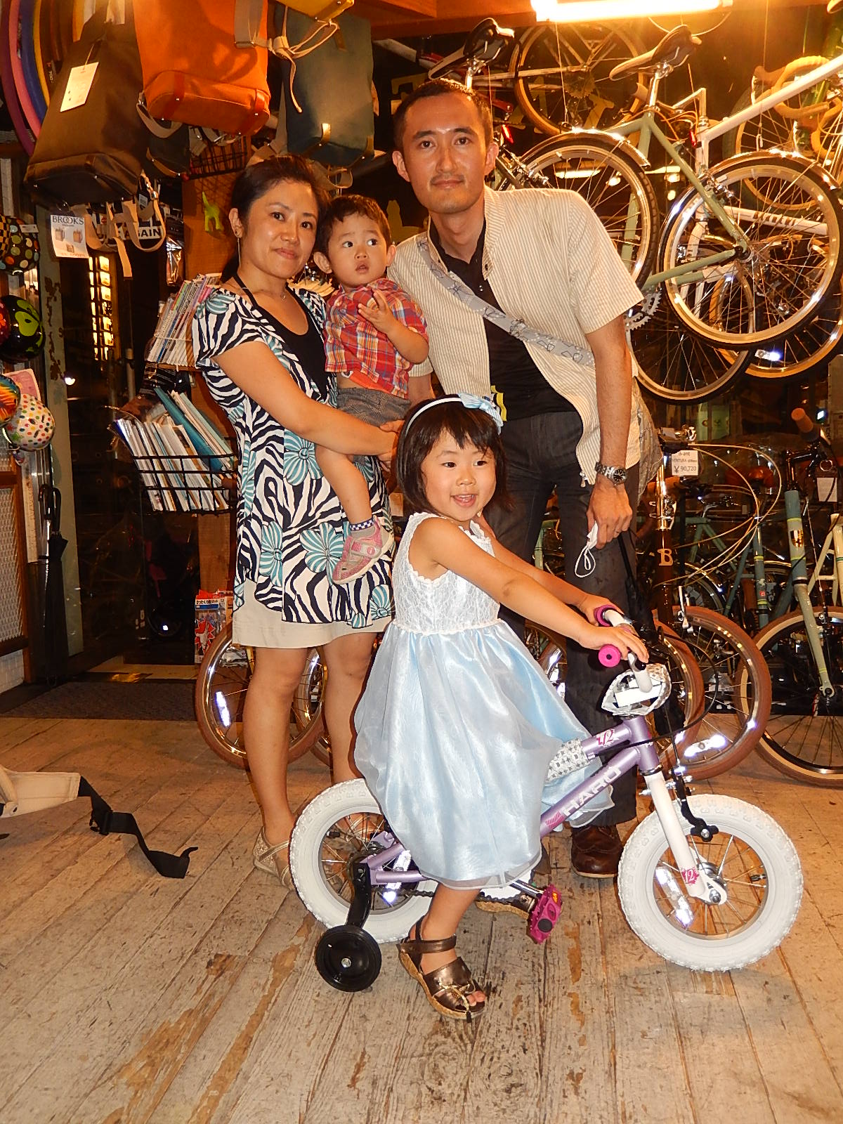 7月20日 渋谷 原宿 の自転車屋 FLAME bike前です_e0188759_121557.jpg
