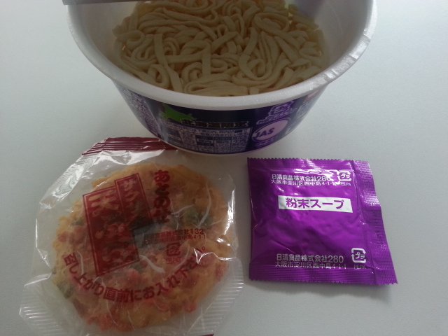 日清 北のどん兵衛天ぷらうどん¥173_b0042308_22421010.jpg