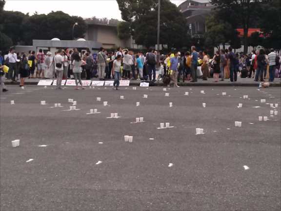 ガザ犠牲者哀悼 明治公園でキャンドル・アクション 500人参加_c0024539_23551625.jpg
