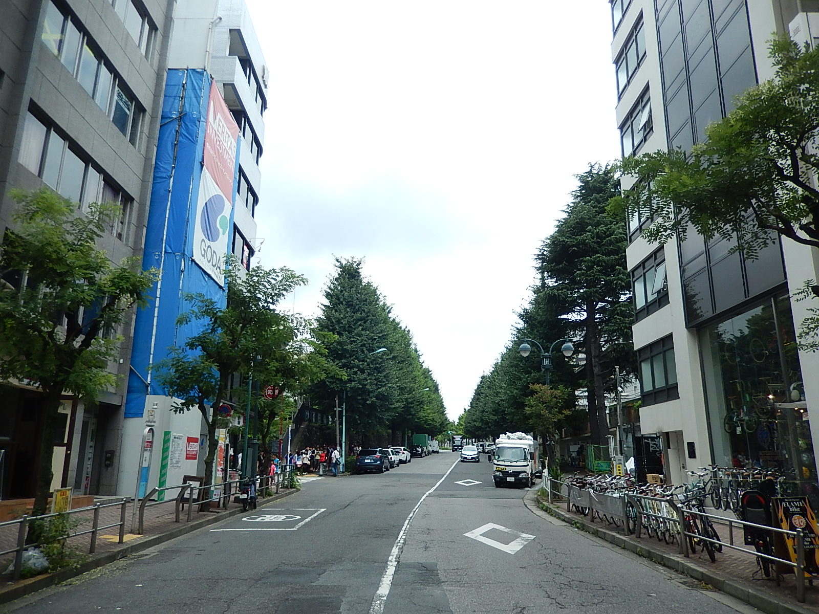 7月21日　渋谷　原宿　の自転車屋　FLAME bike前です_e0188759_13212439.jpg