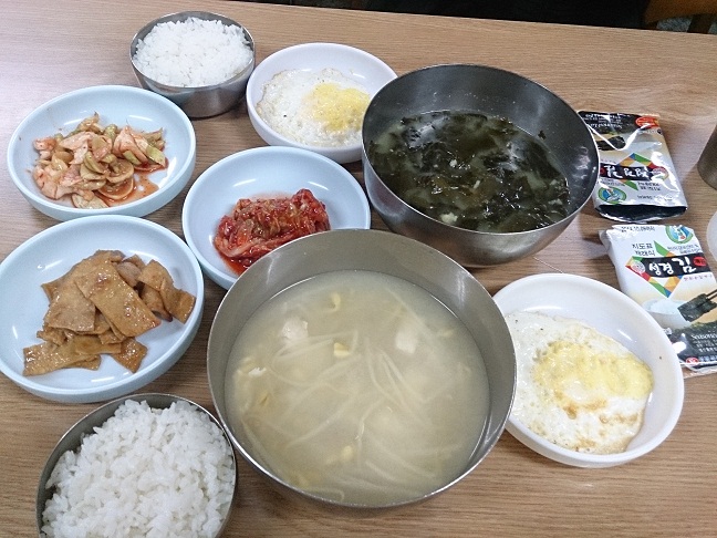 ソウル朝食 駅三駅(ヨクサムヨク)編 _b0060363_12514275.jpg