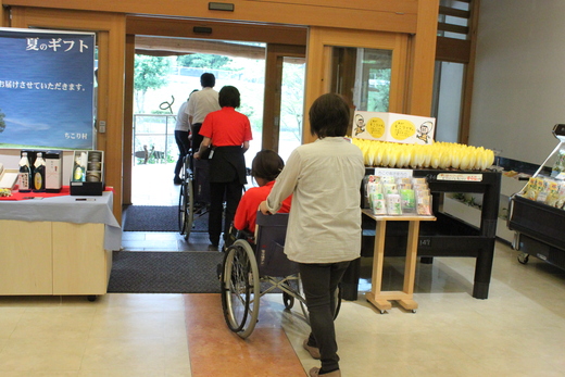 ちこり村で車イス介助の出前講座_d0063218_11433891.jpg