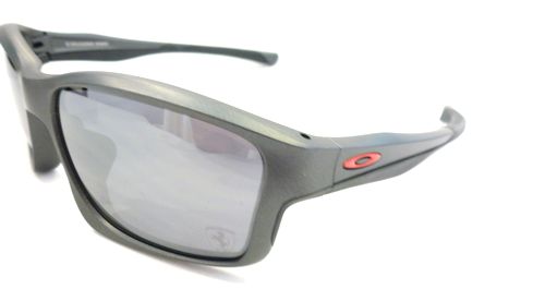 OAKLEY-オークリー-から、Ferrariコラボモデルが入荷致しました! by 甲府店_f0076925_15184970.jpg