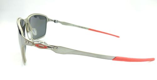 OAKLEY-オークリー-から、Ferrariコラボモデルが入荷致しました! by 甲府店_f0076925_15224197.jpg
