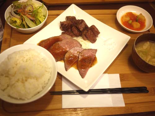 焼肉屋さんのカレー_f0191444_12253910.jpg