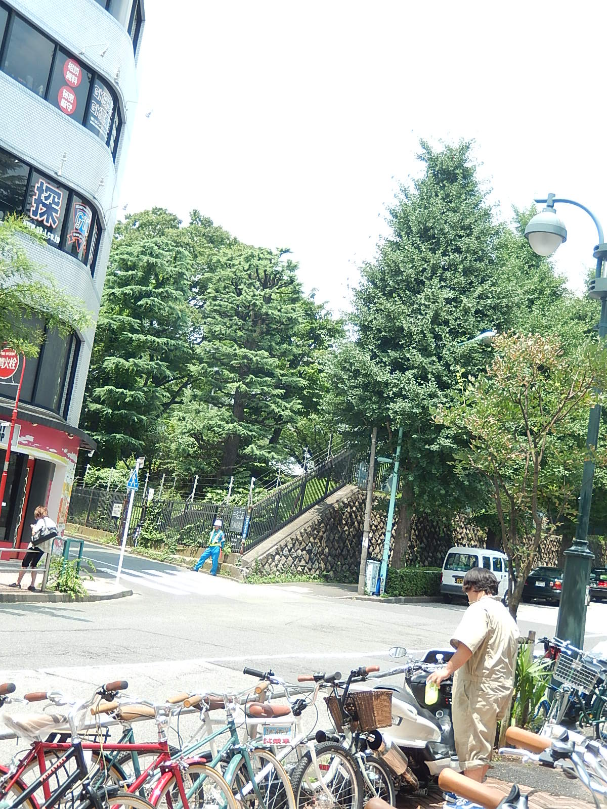 7月22日 渋谷 原宿 の自転車屋 FLAME bike前です_e0188759_1215990.jpg