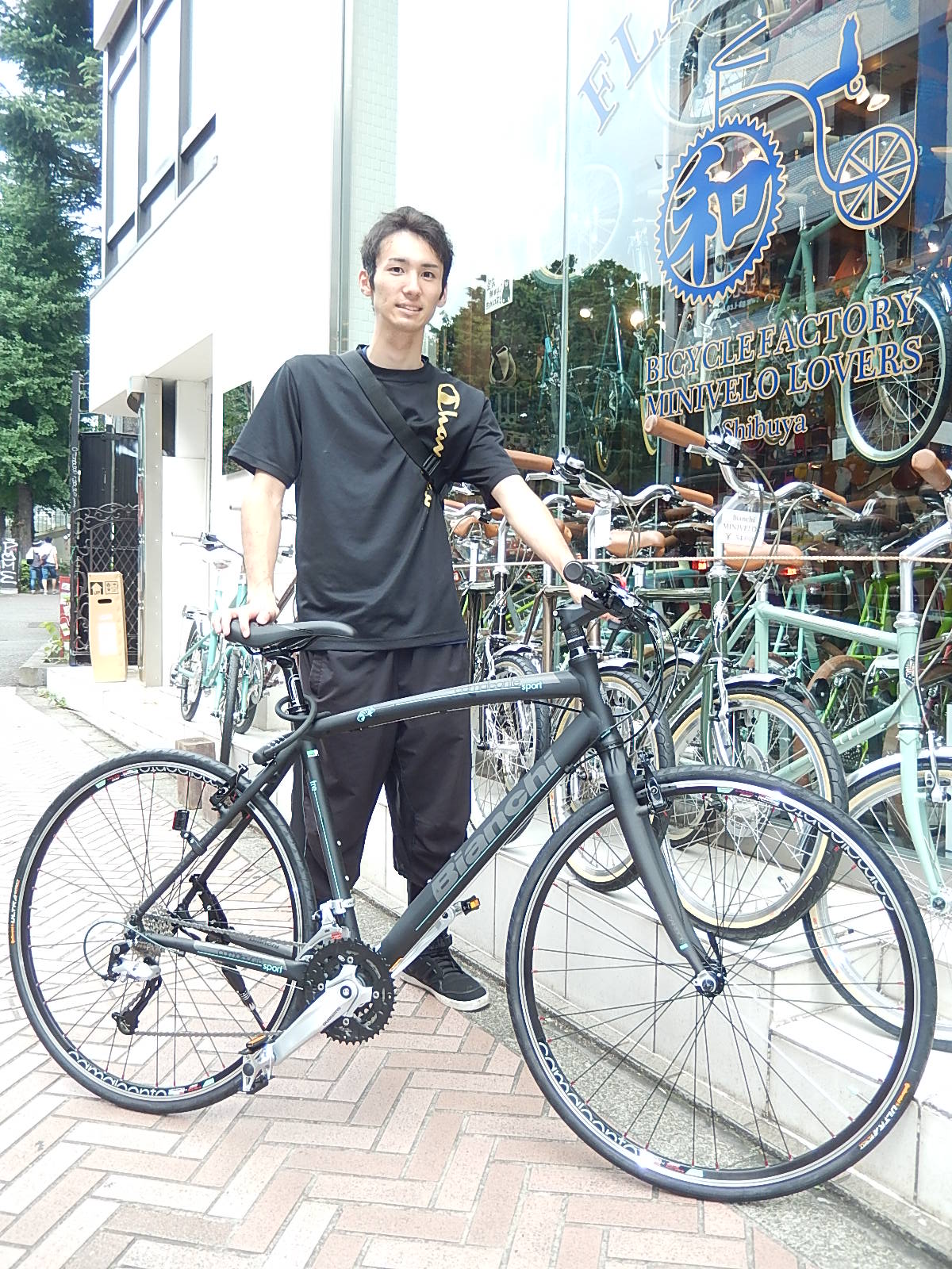 7月22日 渋谷 原宿 の自転車屋 FLAME bike前です_e0188759_122537.jpg
