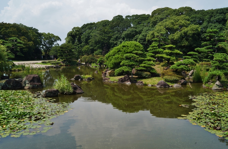 慶沢園とあべのハルカス_b0063958_2162338.jpg