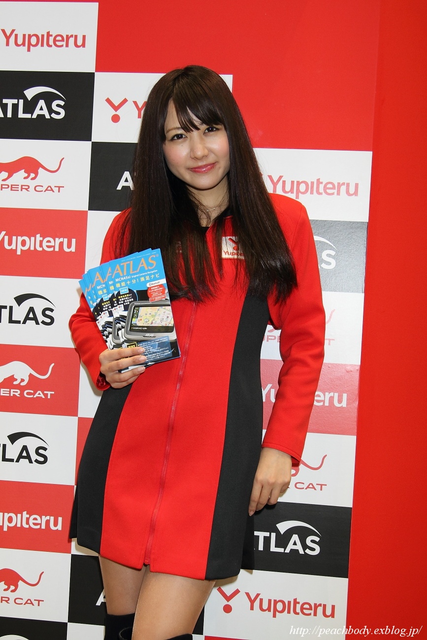 由井香織 さん（ユピテル ブース）_c0215885_2212563.jpg