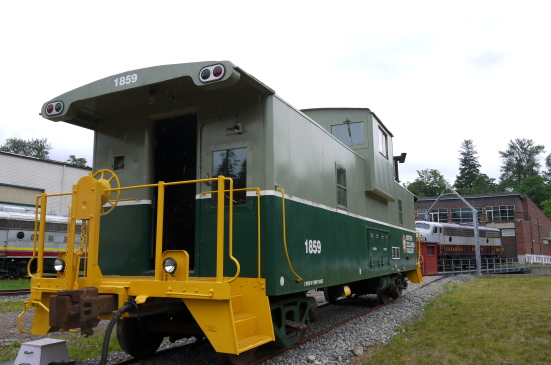 スコーミッシュの鉄道博物館で古き良き時代の列車見学!_d0129786_9105936.jpg
