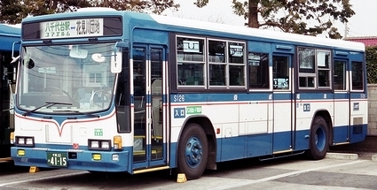 那覇バス いすゞKC-LV380N +IBUS 3扉車_e0030537_2323524.jpg