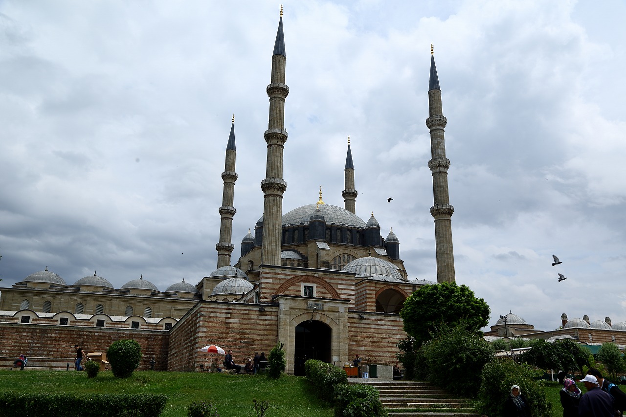 トルコの世界遺産で トルコ最大級のモスクなのですが 日本人が殆ど訪れない セリミエ ジャーミー 旅プラスの日記