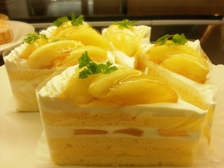 桃のショートケーキ_e0211448_17224051.jpg