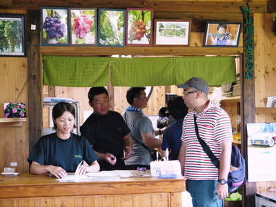 熊本ぶどう　社方園　匠のぶどうがテレビや雑誌で紹介されます_a0254656_2061819.jpg