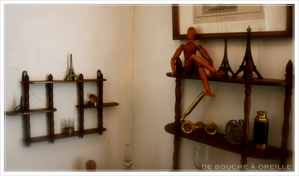 ancienne étagère murale en bois 古い飾り棚_d0184921_14305972.jpg