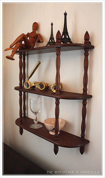 ancienne étagère murale en bois 古い飾り棚_d0184921_1441826.jpg