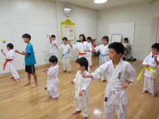 土曜日空手 宮の沢教室 新しい仲間!_c0118332_16565346.jpg