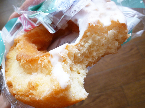 【菓子パン】DONUTS STATION オールドファッションドーナツ 塩バニラ@ヤマザキ_c0152767_6182761.jpg