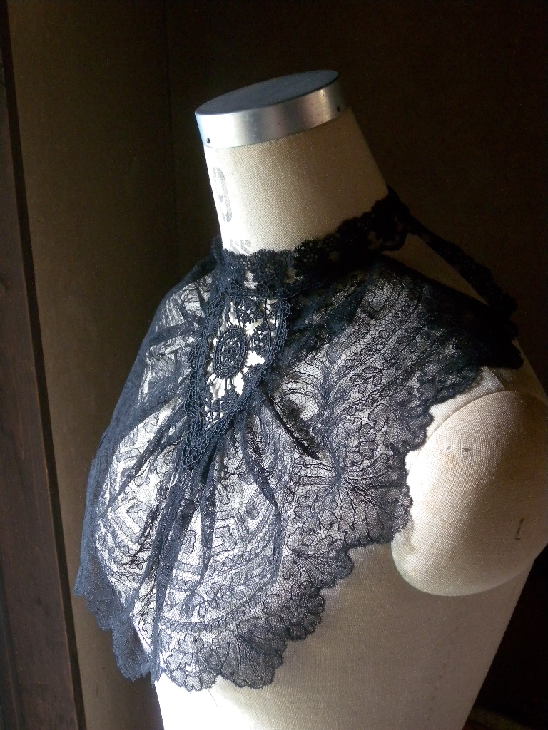 Jabot　黒のジャボ　1_b0113868_1726186.jpg