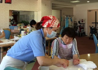 今日はみはま苑でのボランティア実習_a0191183_1642100.jpg