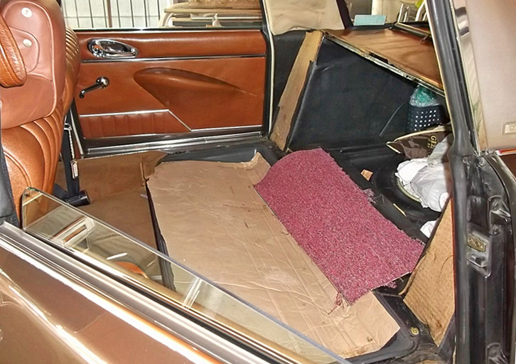 ◆DS23のrear-Seat を除去して荷物を運ぶ。_c0019483_16565777.jpg