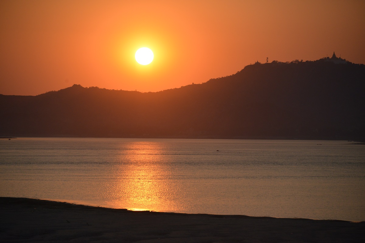 43. バガン　ティリピセヤ・サンクチュアリー・リゾート 夕陽　Sunset at Thiripyitsaya Sancuary Resort, Bagan_f0268294_22471642.jpg