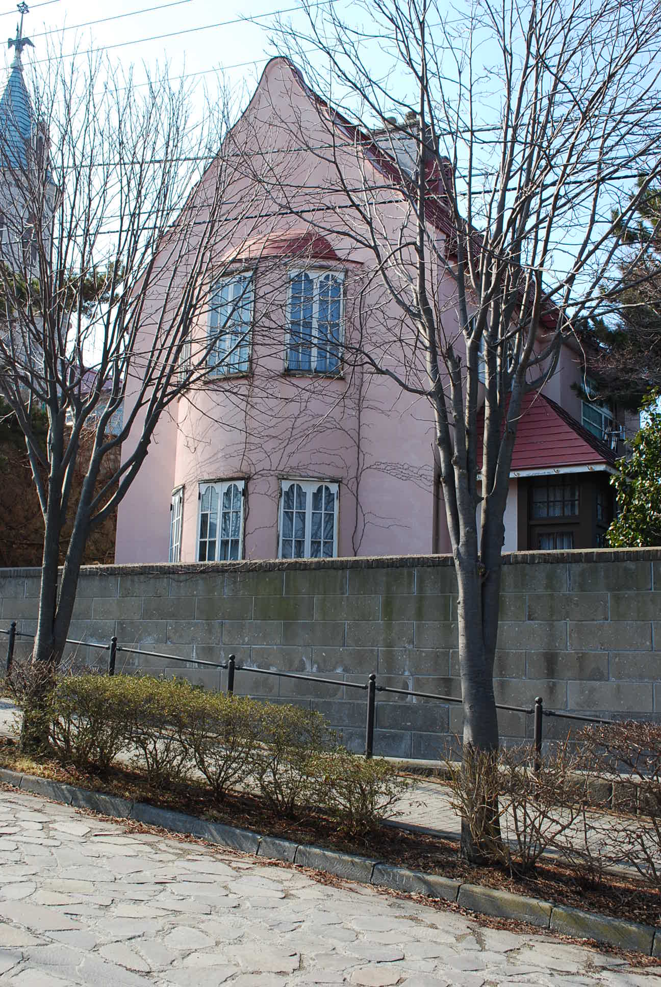 函館区立病院外来診療棟(建築家・関根要太郎函館作品再訪、その2)_f0142606_1044515.jpg