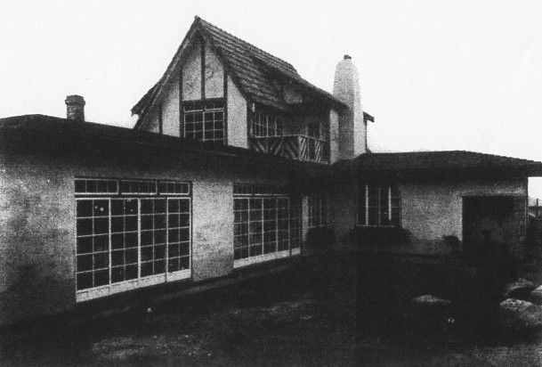 函館区立病院外来診療棟(建築家・関根要太郎函館作品再訪、その2)_f0142606_1184353.jpg