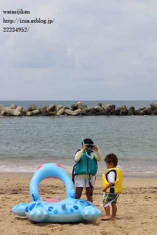 海水浴とライフジャケット_e0214646_22501941.jpg