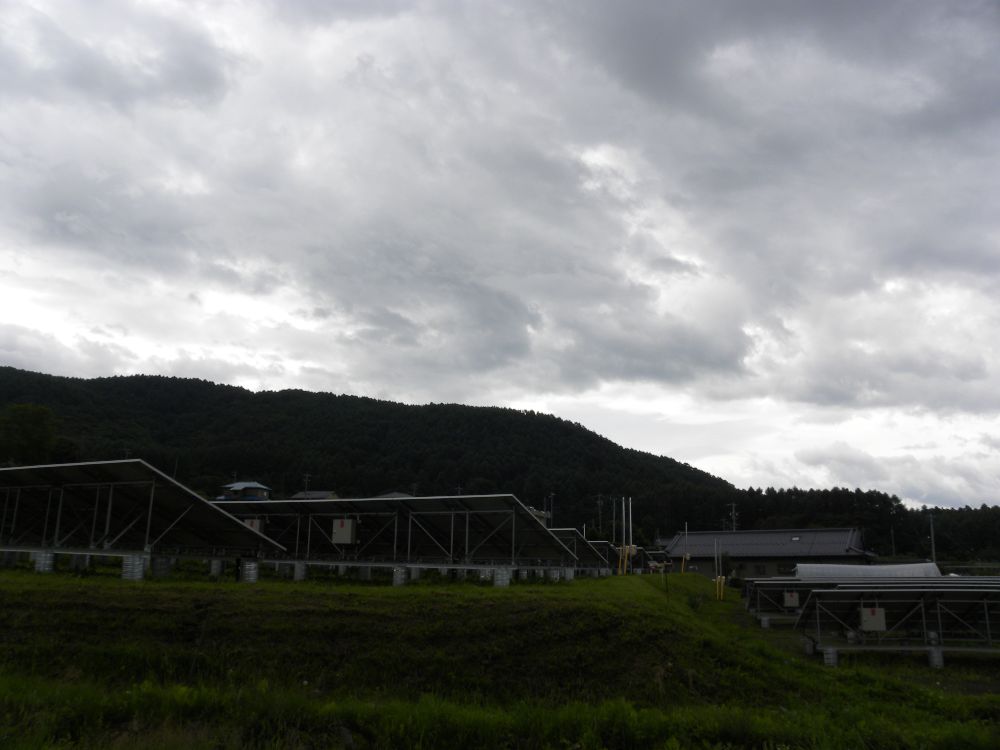 山里の暮らし・・・ (ソーラー発電・大賑わいの集落)_b0329588_14003338.jpg