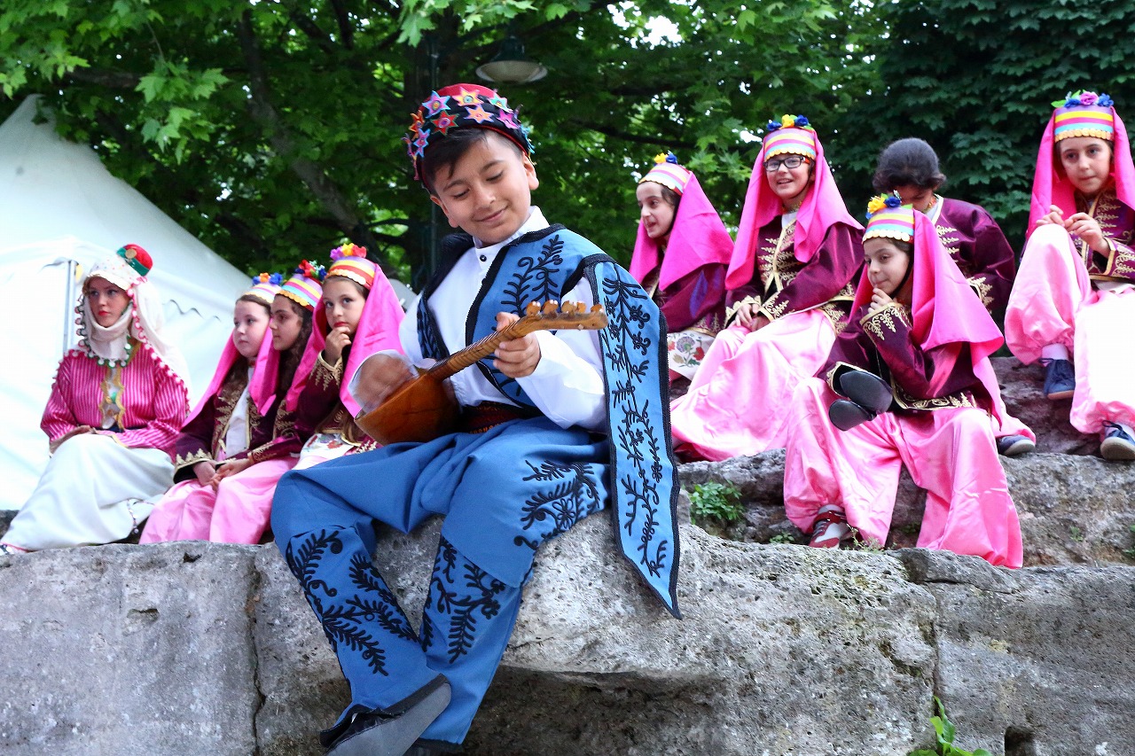 トルコの民族衣装と伝統的な踊り（イスタンブール、その19） 旅プラスの日記